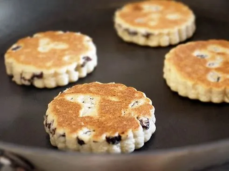 Welsh cakes recipe - BBC Food